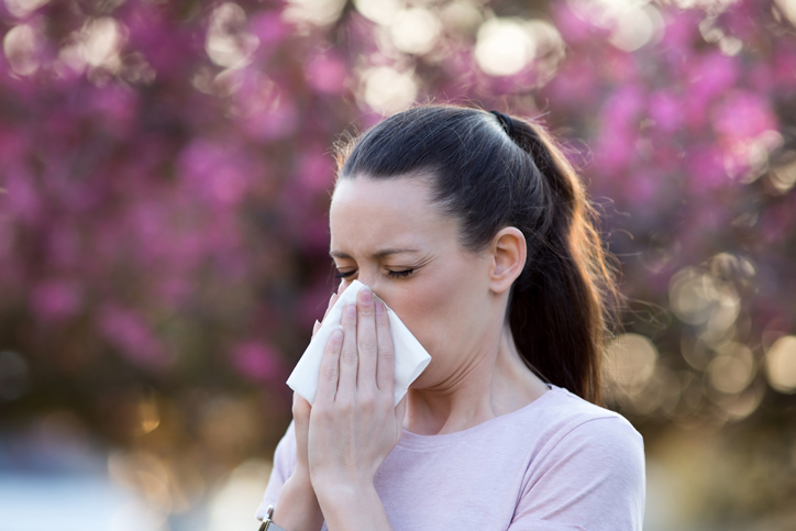 How Spring Allergies and Weather Changes Affect Your Ears